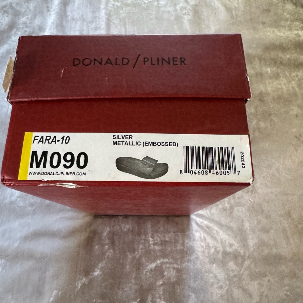Donald J. Pliner Metallic Gold Slide Sandals - Picture 2 of 6